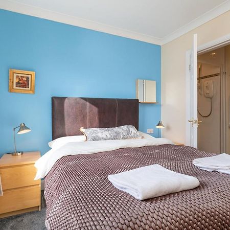 New Four Bedroom House - All Rooms Ensuite Stirling Eksteriør billede