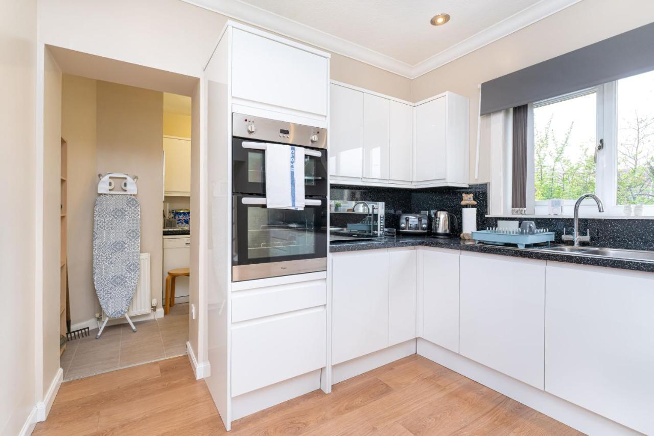 New Four Bedroom House - All Rooms Ensuite Stirling Eksteriør billede