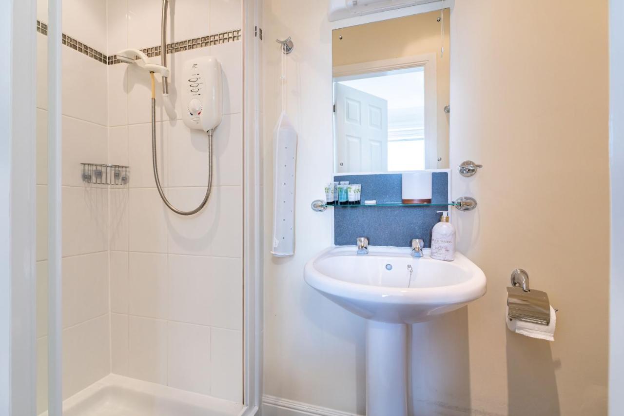 New Four Bedroom House - All Rooms Ensuite Stirling Eksteriør billede