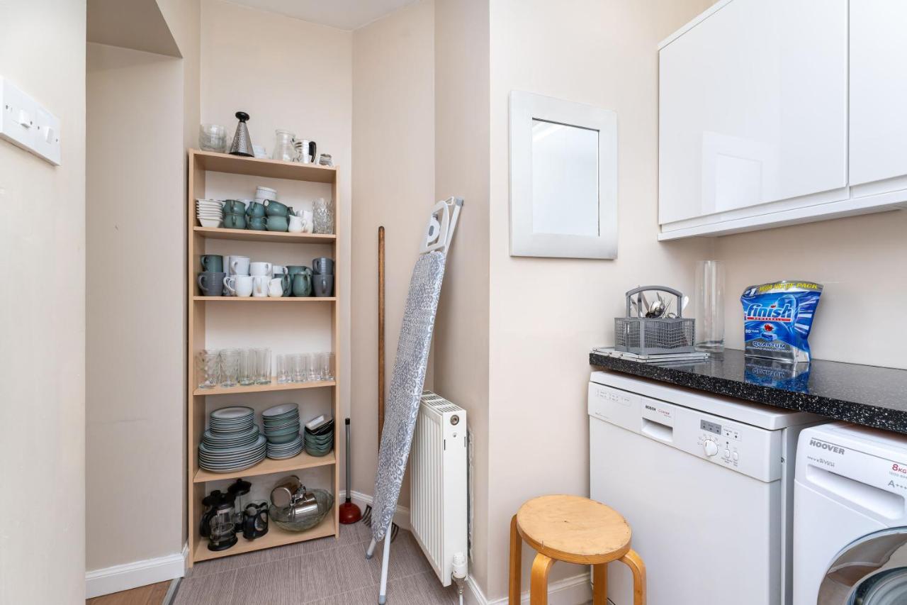 New Four Bedroom House - All Rooms Ensuite Stirling Eksteriør billede