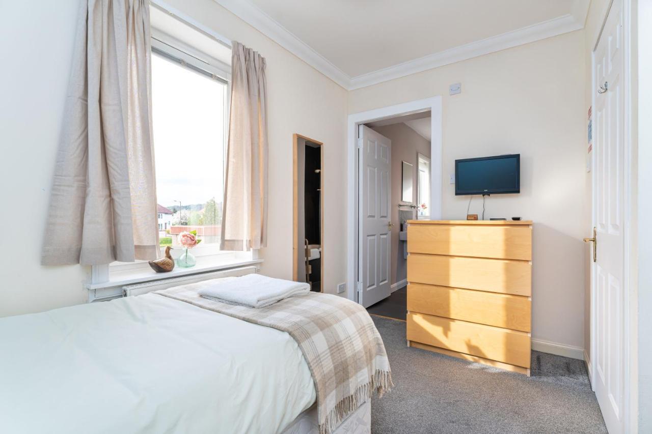 New Four Bedroom House - All Rooms Ensuite Stirling Eksteriør billede