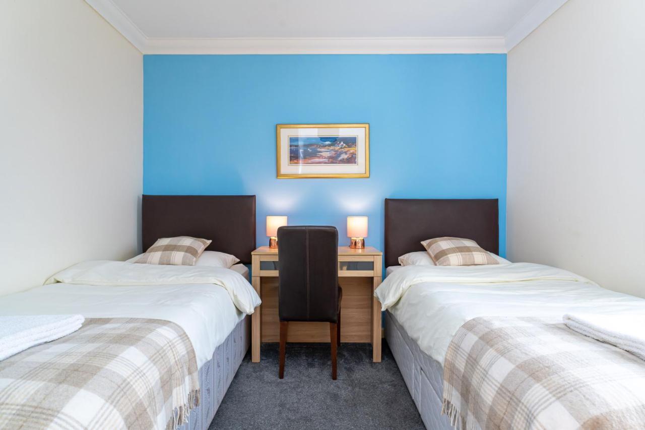 New Four Bedroom House - All Rooms Ensuite Stirling Eksteriør billede