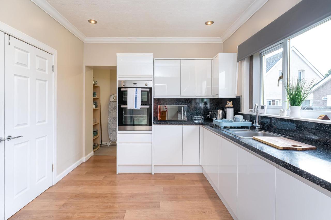 New Four Bedroom House - All Rooms Ensuite Stirling Eksteriør billede