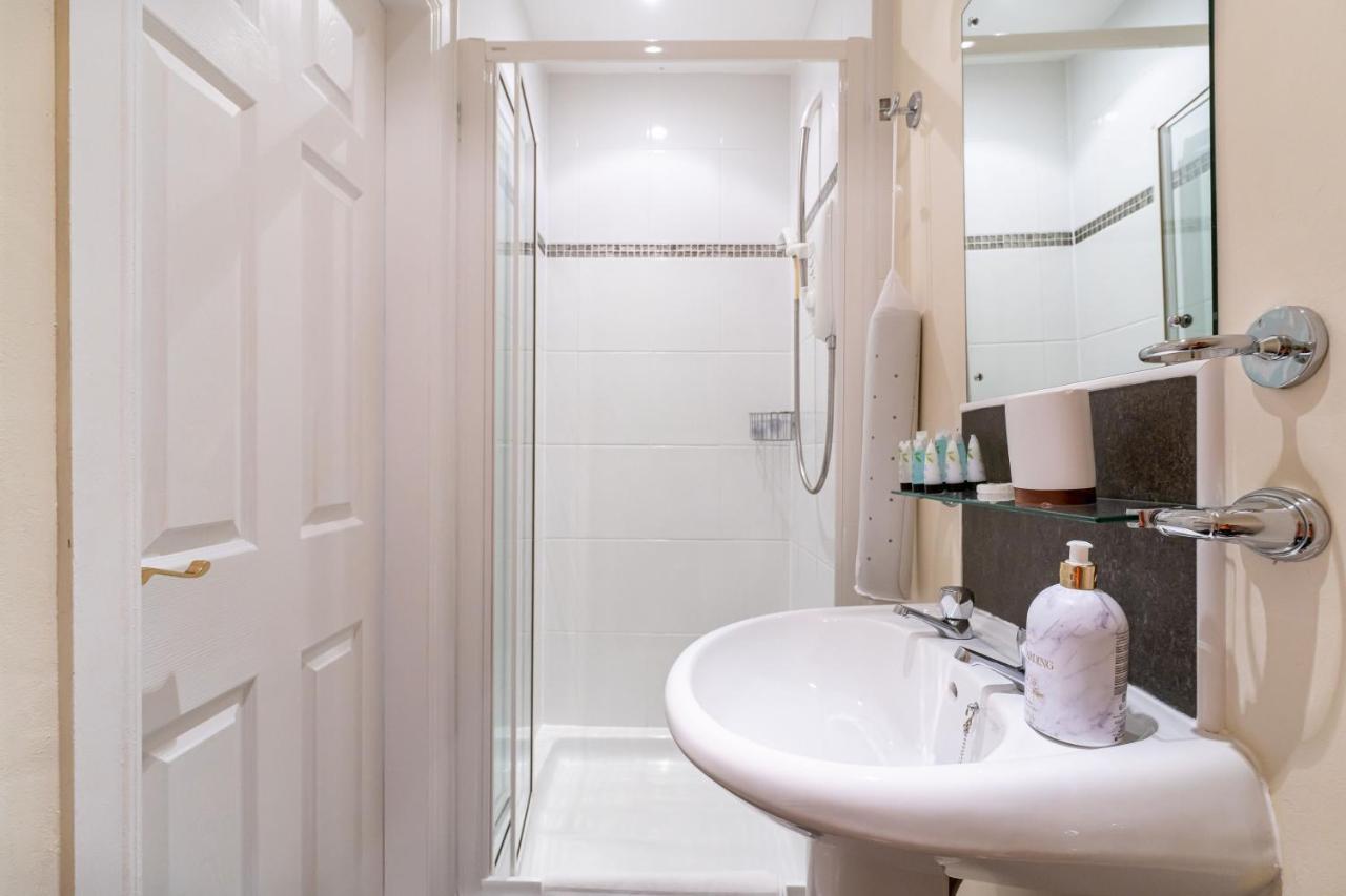 New Four Bedroom House - All Rooms Ensuite Stirling Eksteriør billede