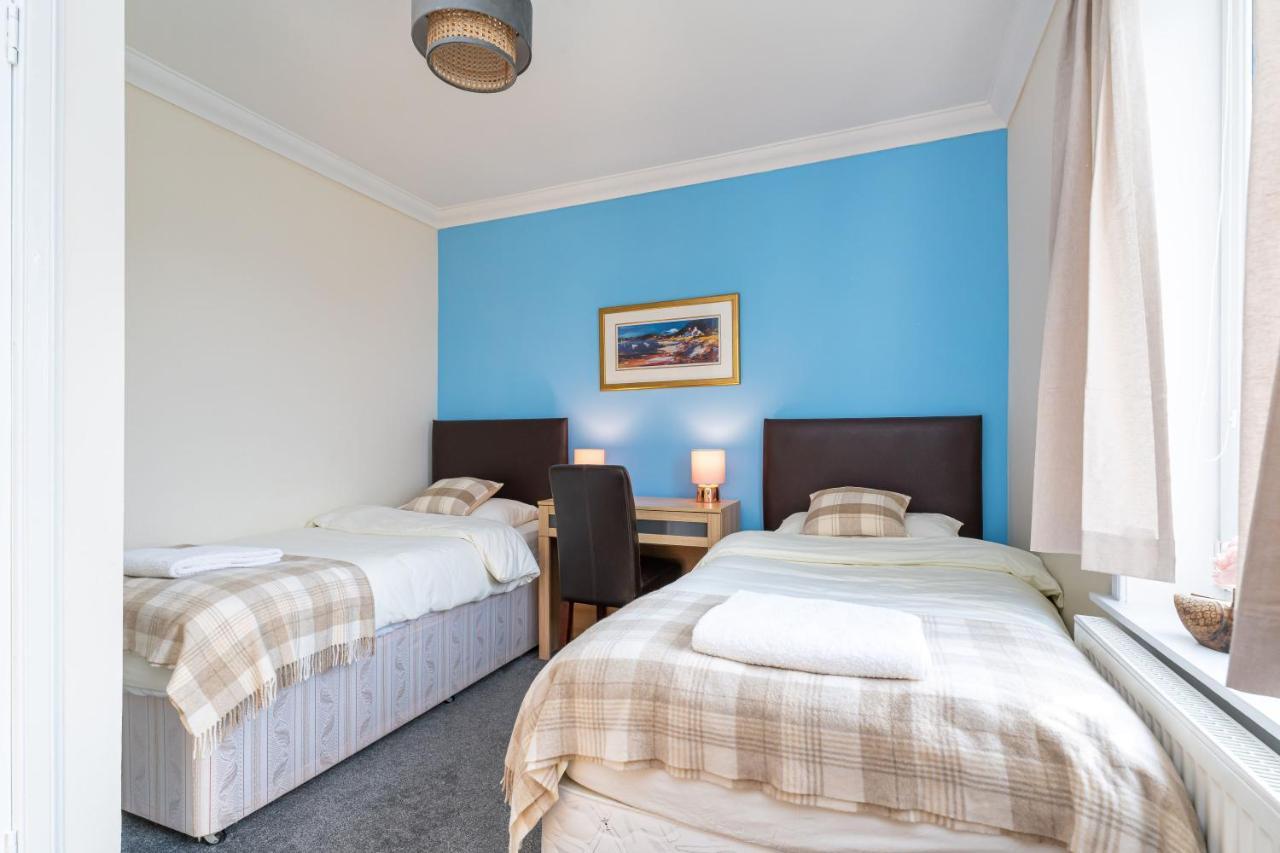 New Four Bedroom House - All Rooms Ensuite Stirling Eksteriør billede