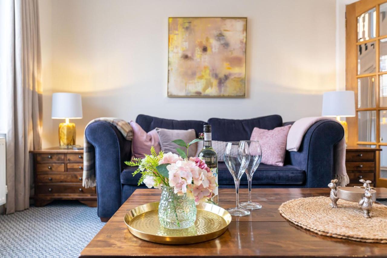 New Four Bedroom House - All Rooms Ensuite Stirling Eksteriør billede