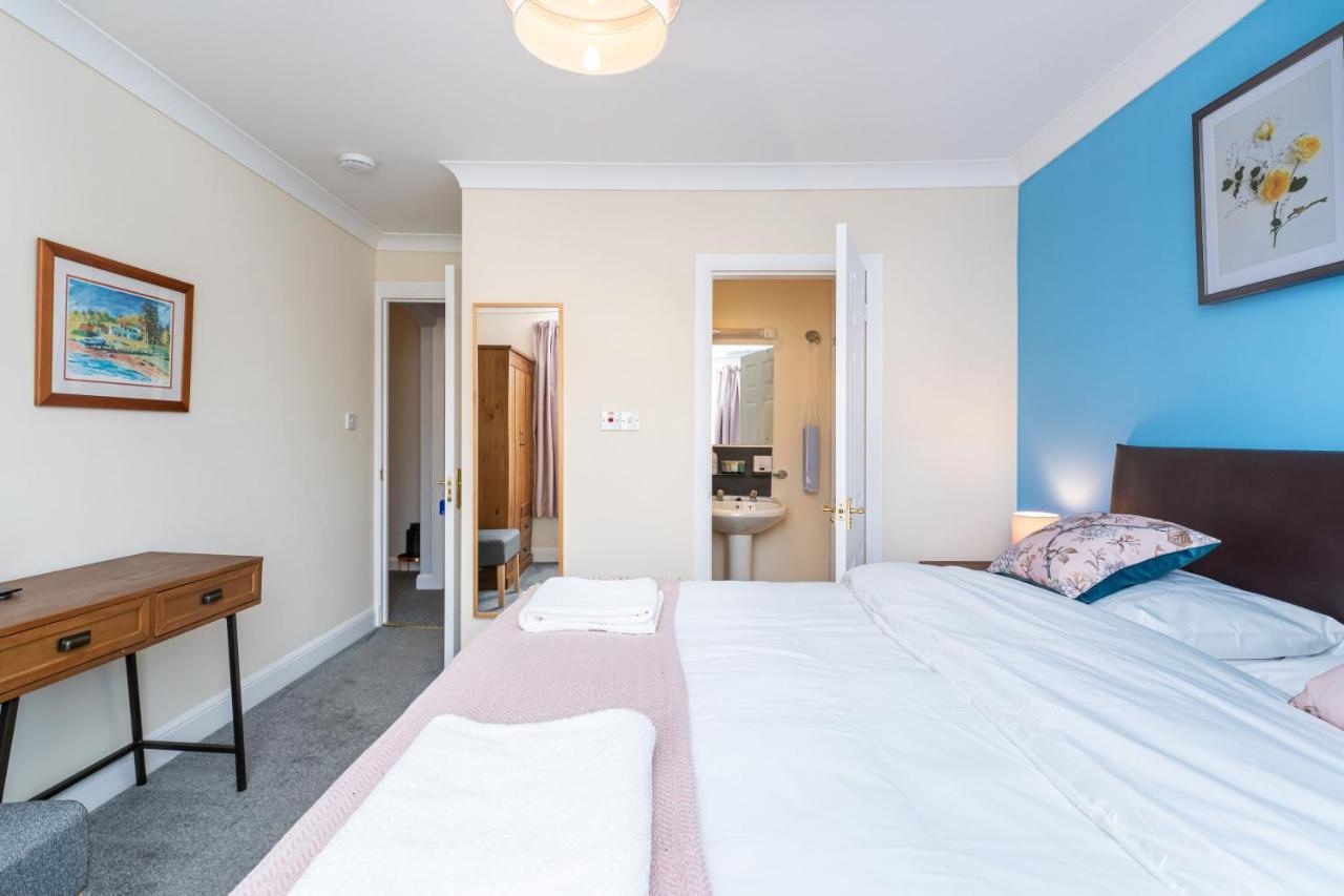 New Four Bedroom House - All Rooms Ensuite Stirling Eksteriør billede