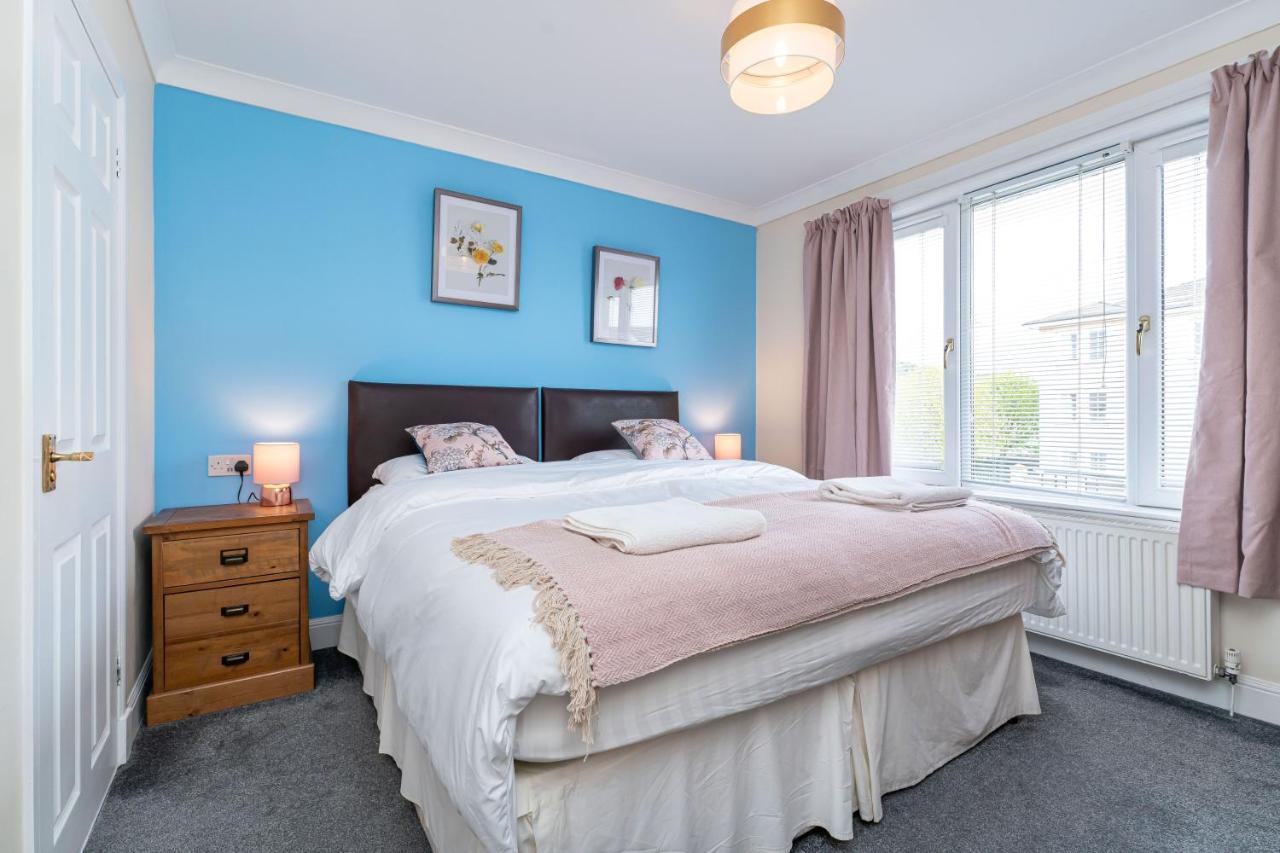 New Four Bedroom House - All Rooms Ensuite Stirling Eksteriør billede